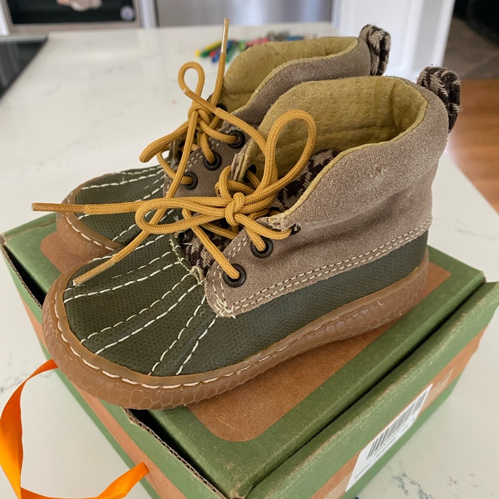 Livie & Luca Gordon size 5